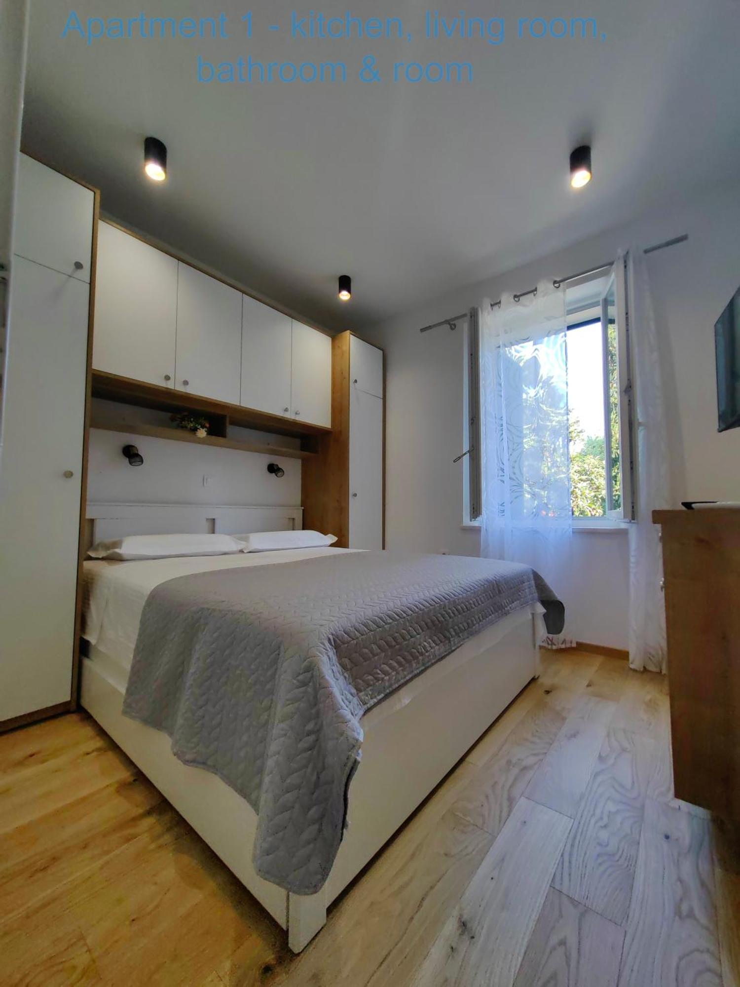 Relax And Enjoy Apartments Split Extérieur photo