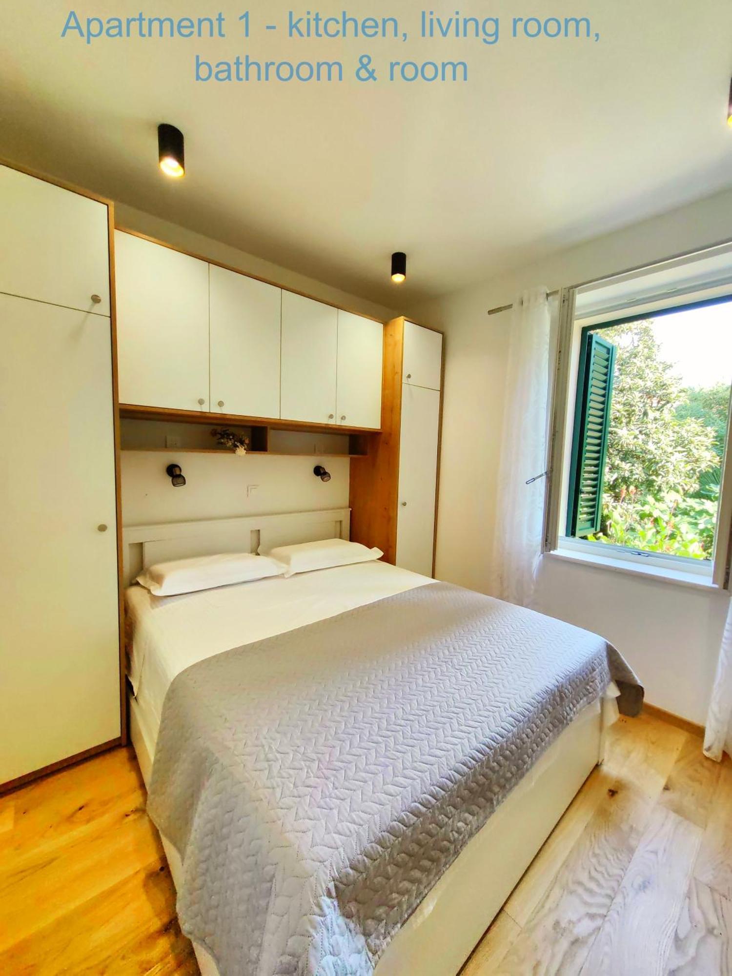 Relax And Enjoy Apartments Split Extérieur photo